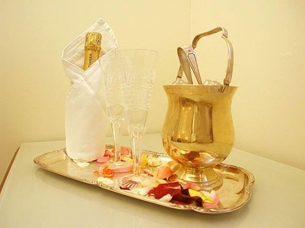 Фото Unic Renoir Saint-Germain