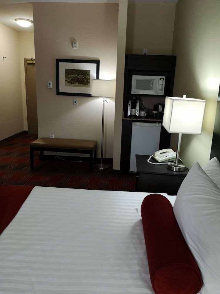 Фото Best Western Plus Red Deer Inn & Suites