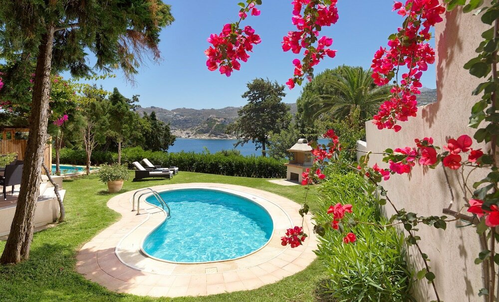 Фото Out Of The Blue Resort & SPA