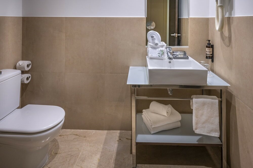 Фото Hotel SERHS Del Port