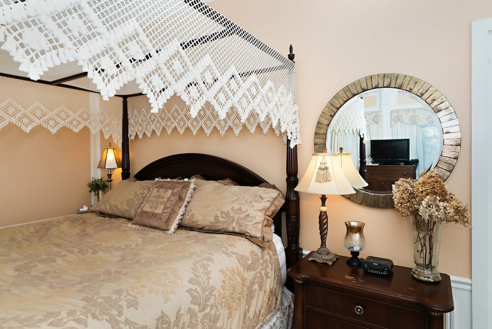 Фото The Silver Fountain Inn