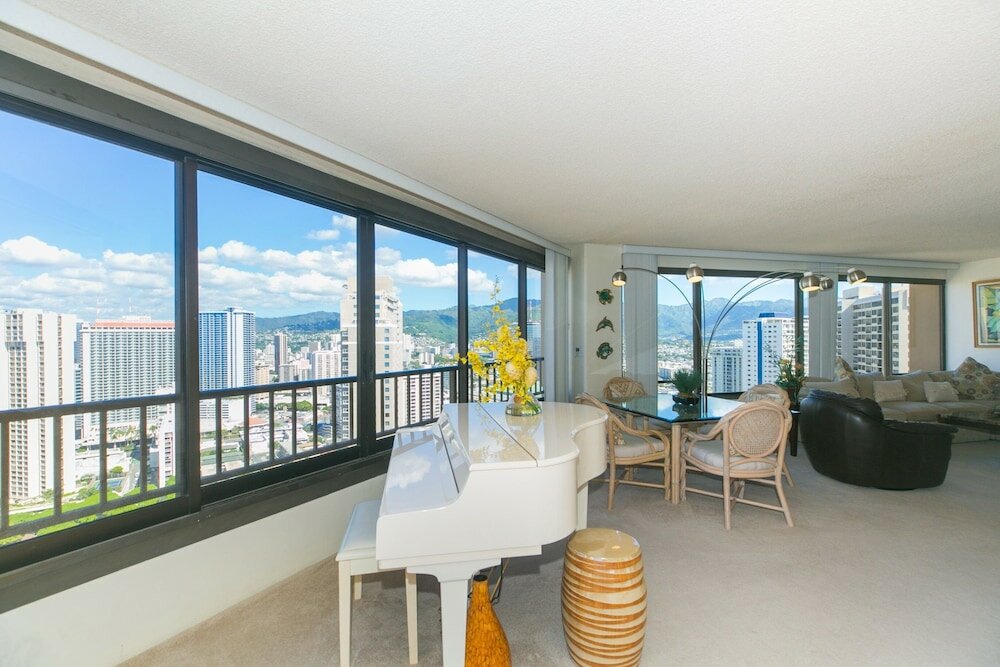 Фото Two Bedroom Discovery Bay High Rise Condos with Lanai & Gorgeous Views