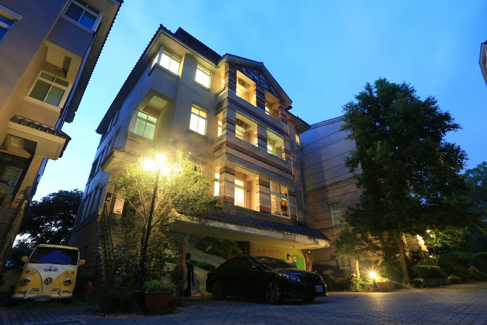 Фото Downshifted House