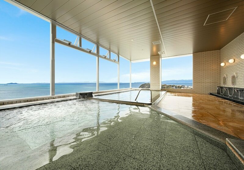 Гостиница The Grand Resort Wakanoura в Вакаяме