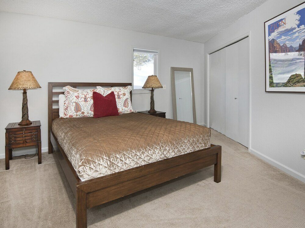 Фото 2338 Tahoe Drive