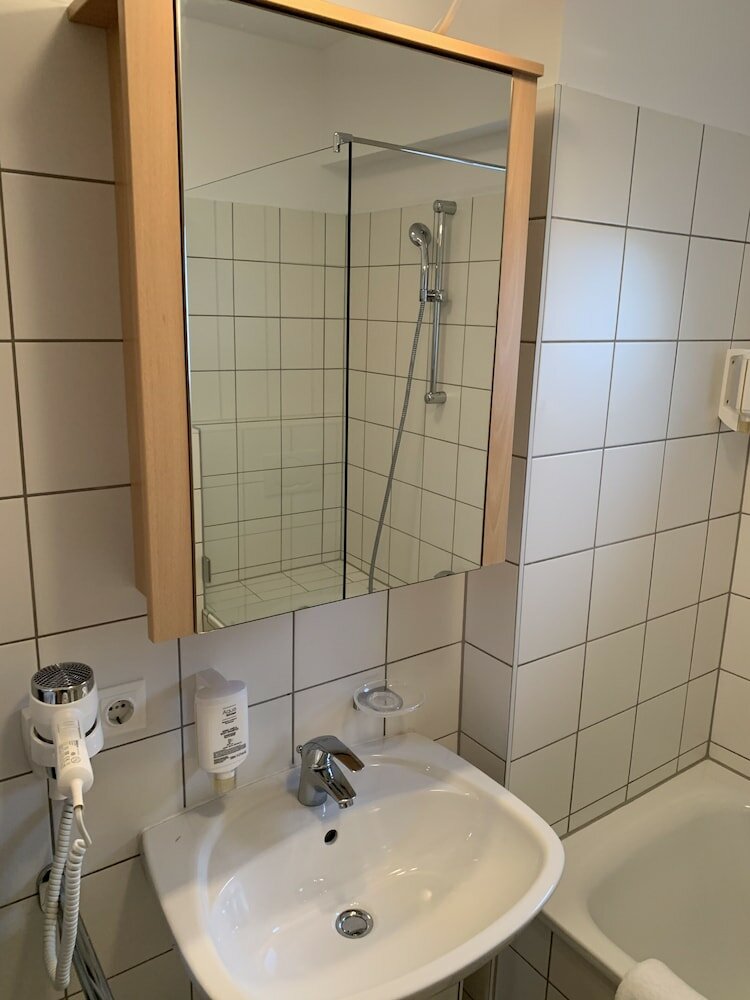 Фото Basic Apartments downtown