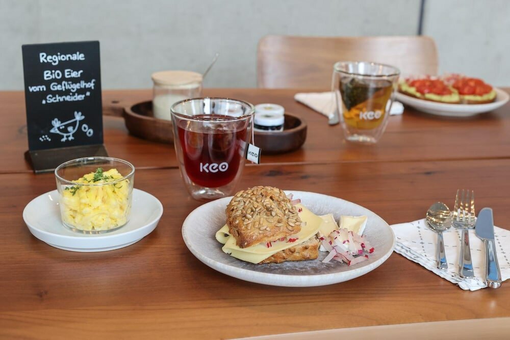 Фото Elferrooms Hotel