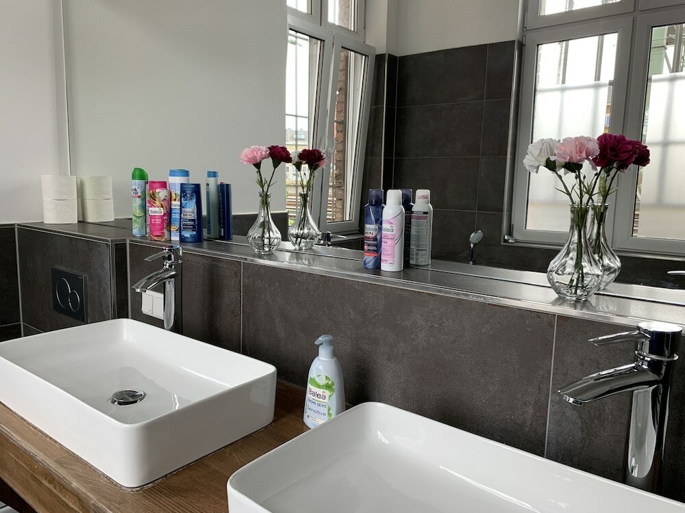 Фото Lovely Rooms Next to the Trainstation Wg