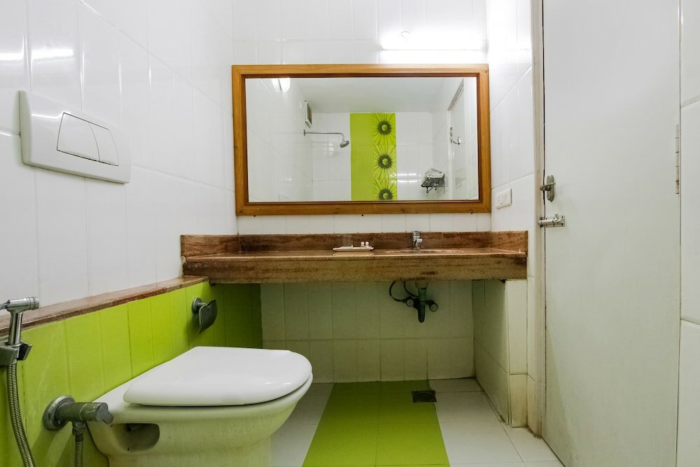 Фото Capital O 61144 Hotel Raj