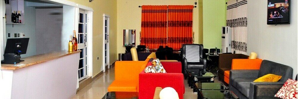 Фото Brighams Suites