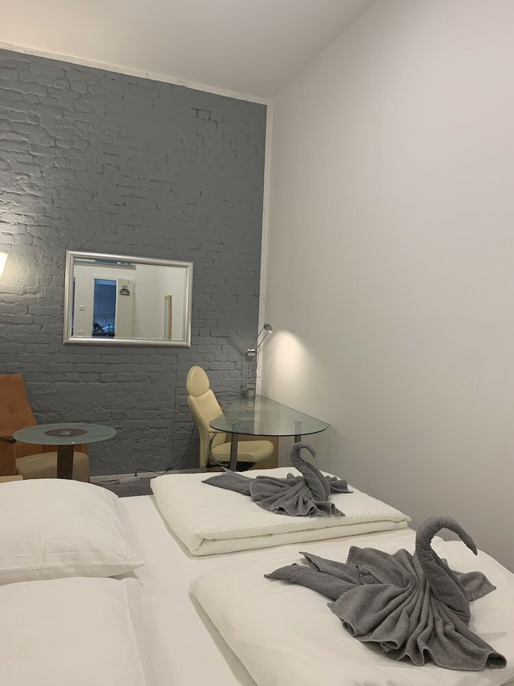 Фото Lovely Rooms Next to the Trainstation Wg