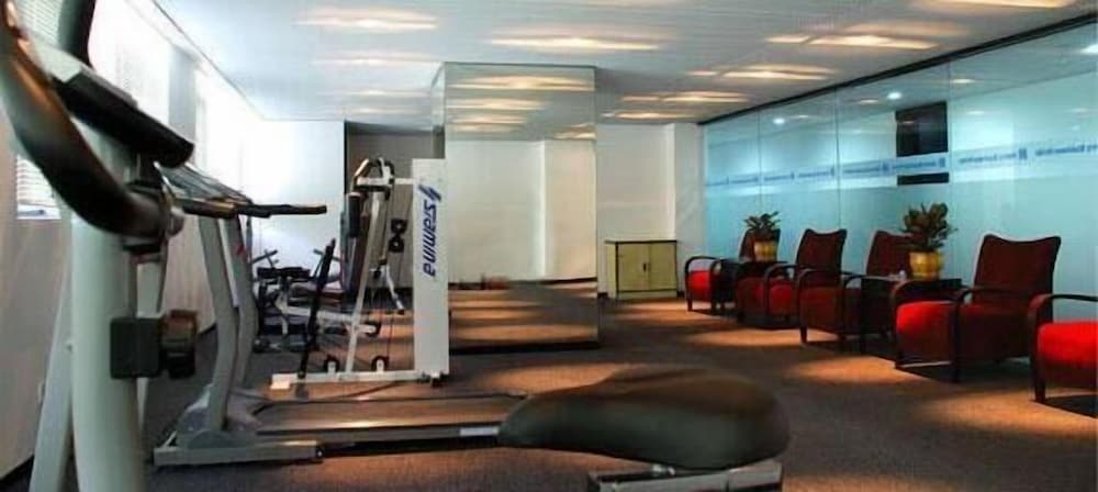 Фото Henry Business Hotel