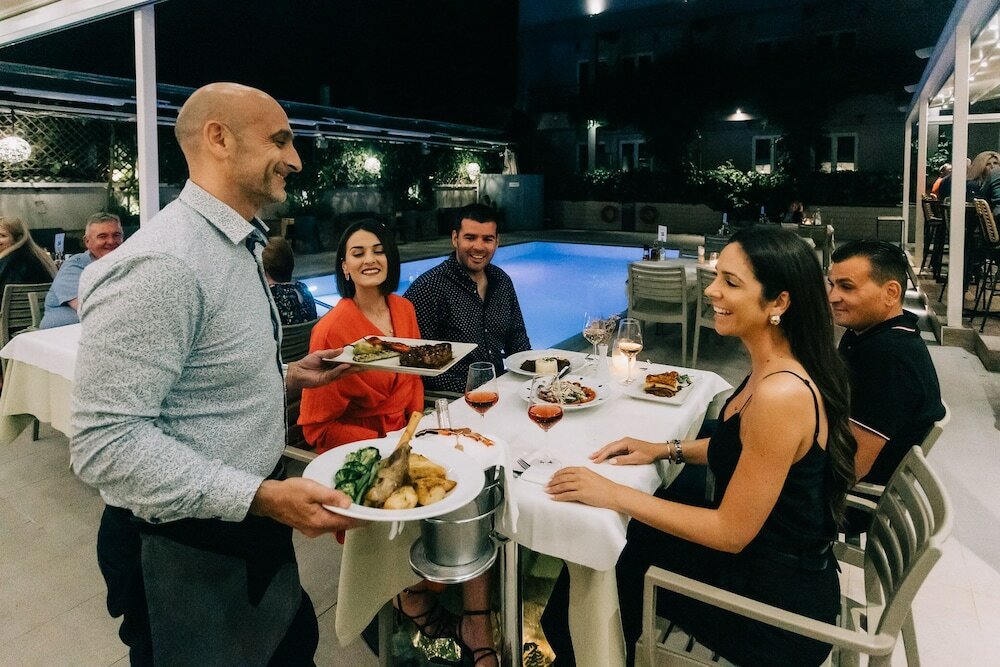 Фото Telesilla Hotel