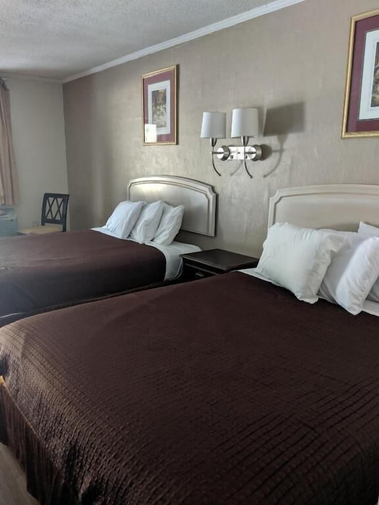 Фото Loyalty Inn Rockingham