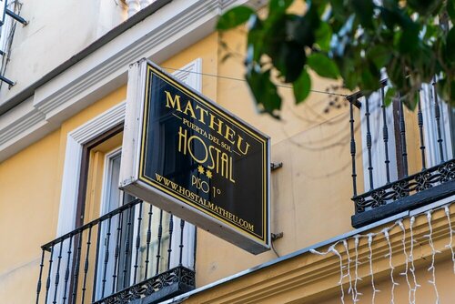 Гостиница Hostal Matheu в Мадриде