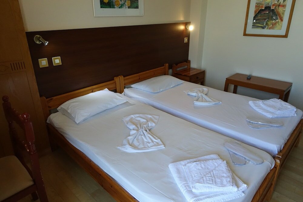 Фото Bristol Hotel & Apartments