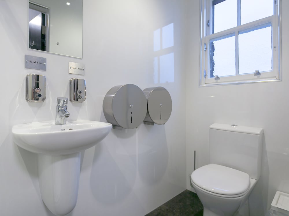 Фото West End Hotel