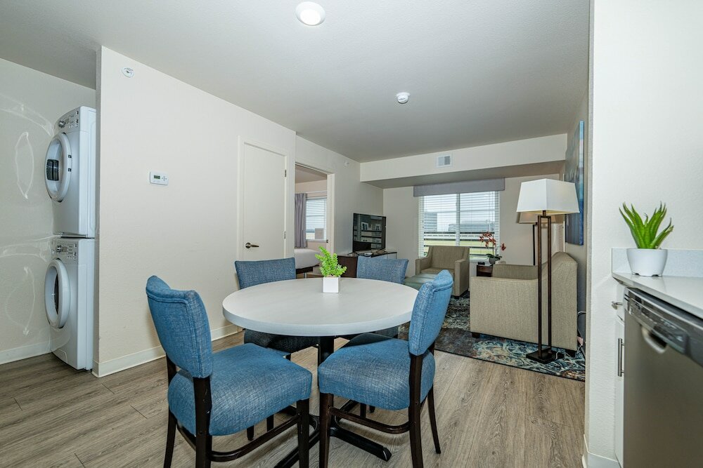 Фото WaterWalk Hotel Dallas-Las Colinas