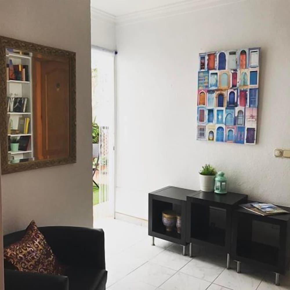 Фото Hostal Berlin