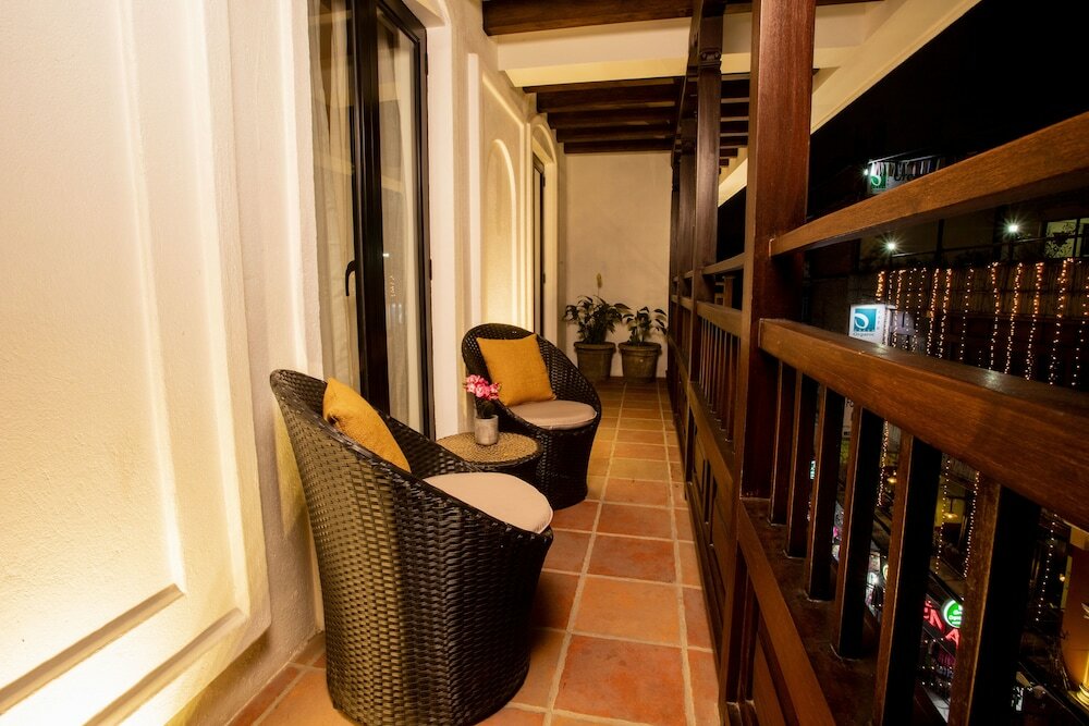 Фото Hotel Roadhouse