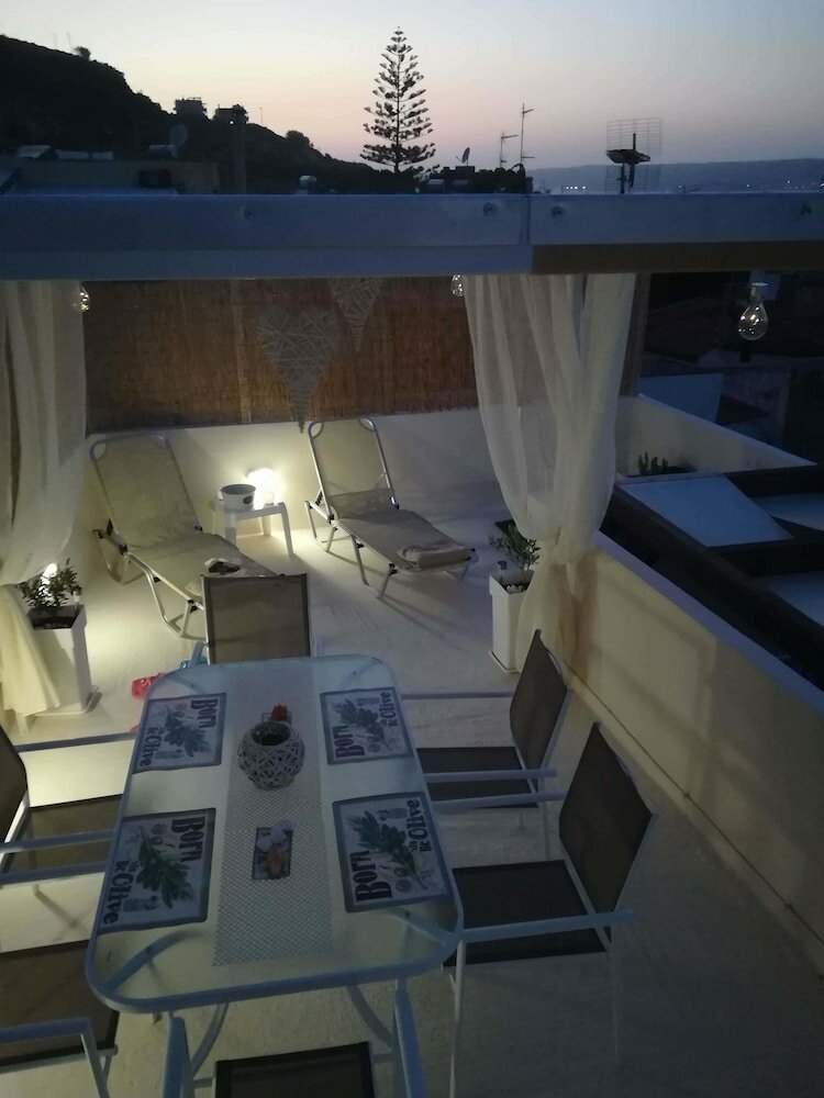 Фото Kalyves Sea View Maisonette