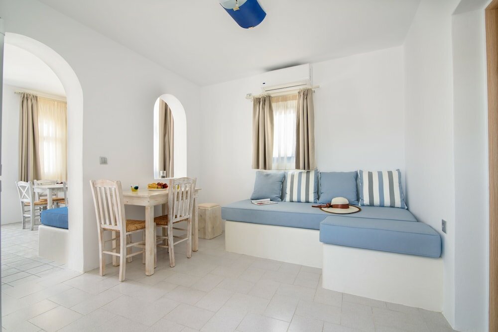 Фото Villa George Santorini