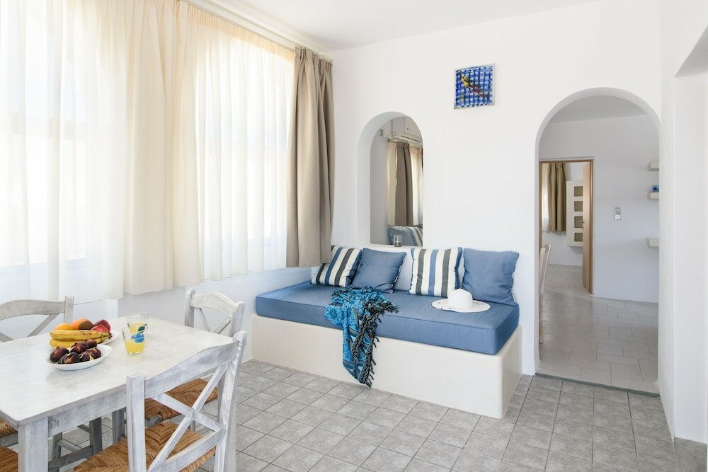 Фото Villa George Santorini