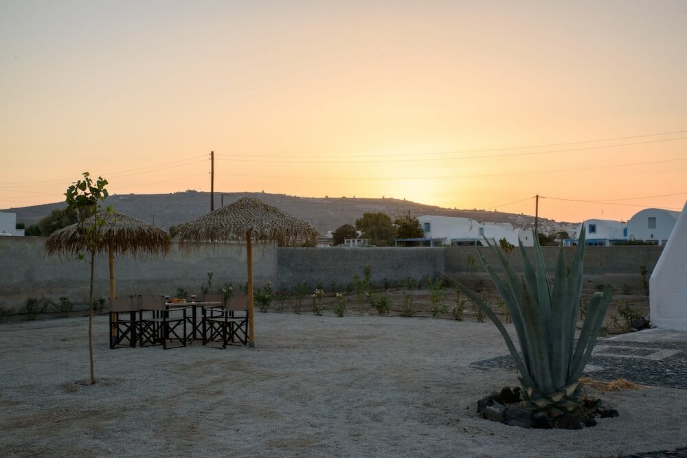 Фото Villa George Santorini