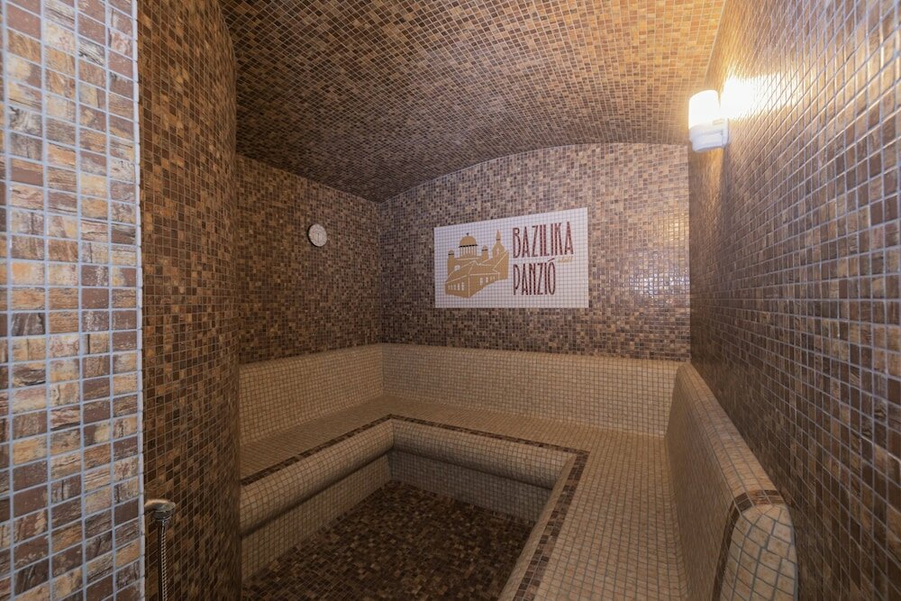 Фото Bazilika alatt Panzió