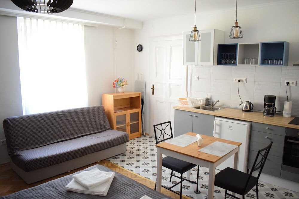 Фото Diamond Astoria 5 sun-lit apartment