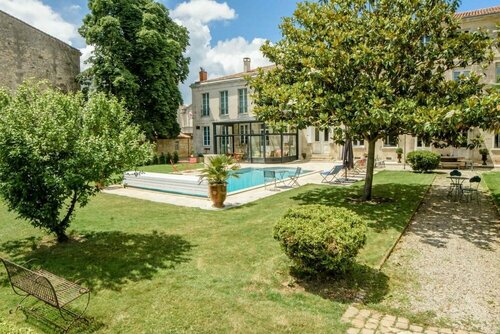 Гостиница Chambre d'hôtes L'esprit du 8 в Рошфоре