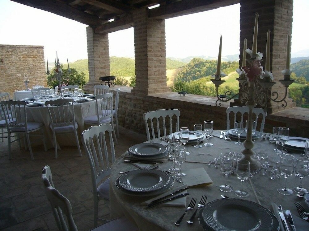 Фото Borgo Storico Cisterna