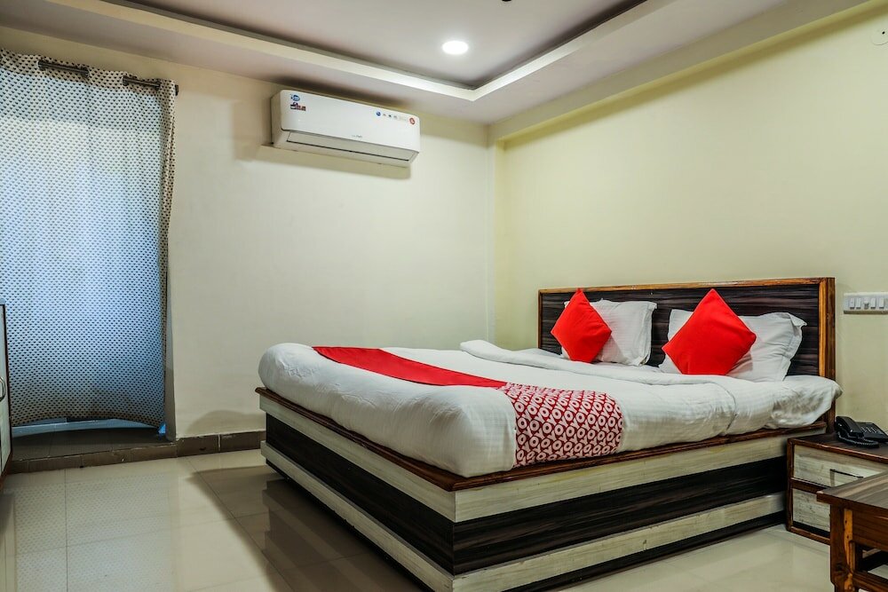 Фото Oyo 12973 Hotel Crystal