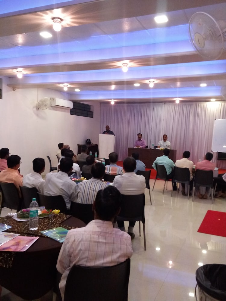 Фото Hotel Gulmohar Pride