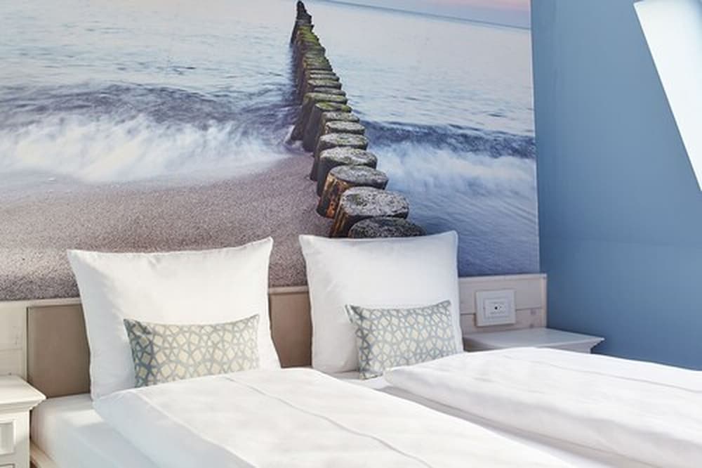 Фото Beach Motel Heiligenhafen