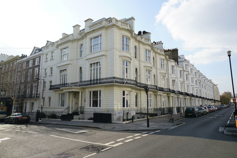 Фото Chilworth Court