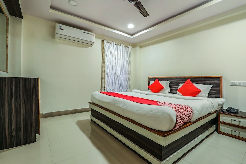 Фото Oyo 12973 Hotel Crystal