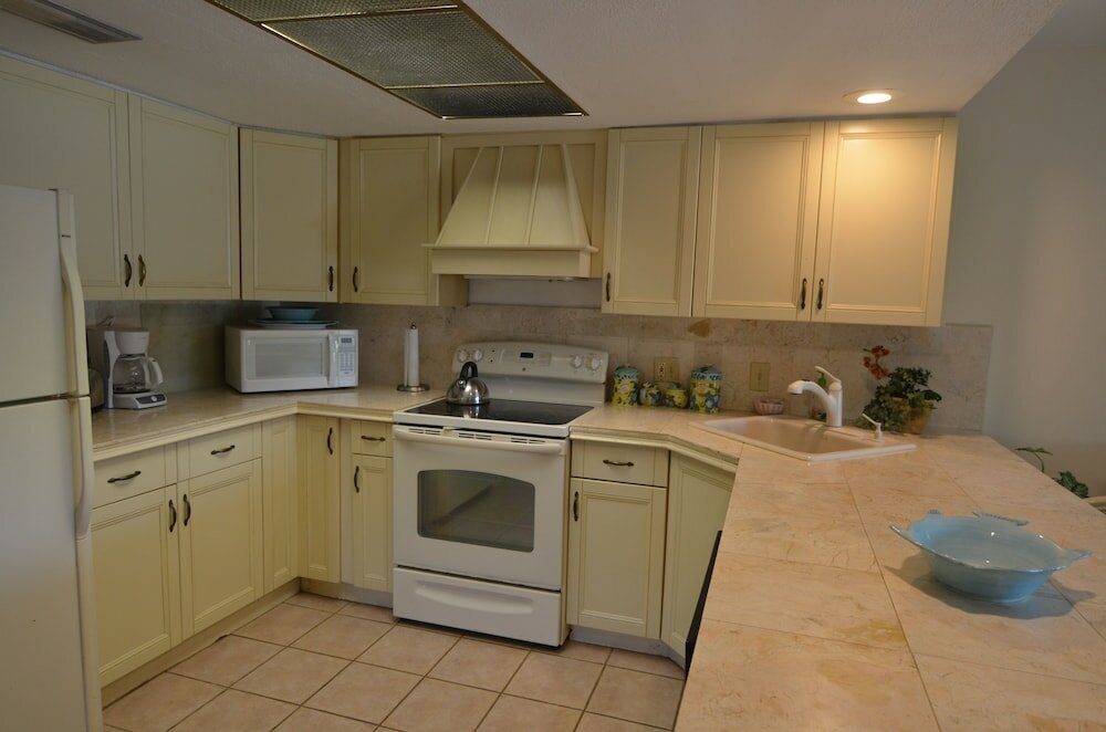 Фото Oasis at John's Pass Madeira Beach