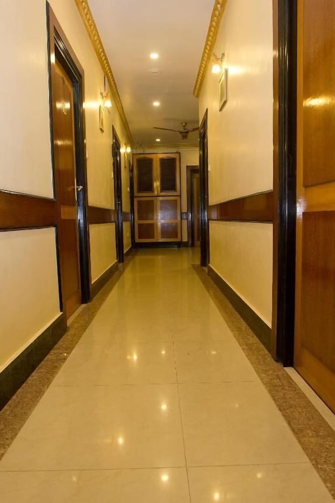 Фото Hotel White House