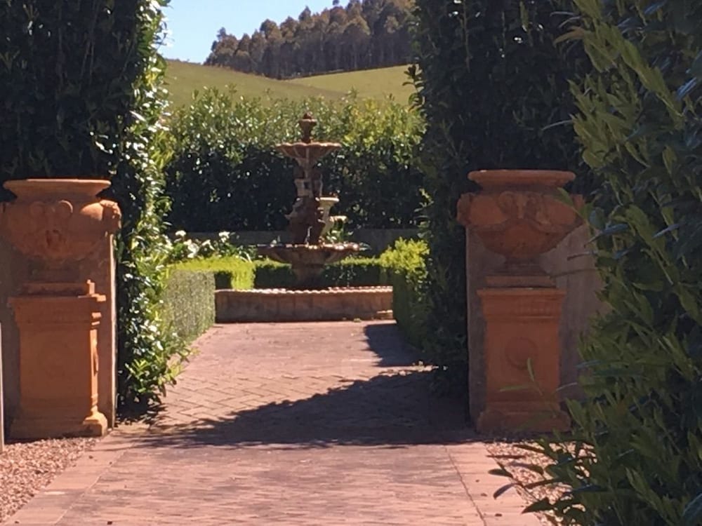 Фото Linden Hall