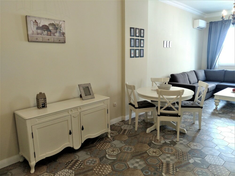 Фото Baratero City Corner II Apartment