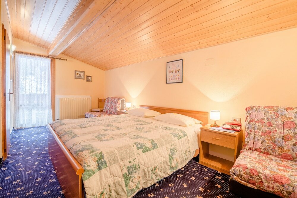 Фото Albergo Genzianella