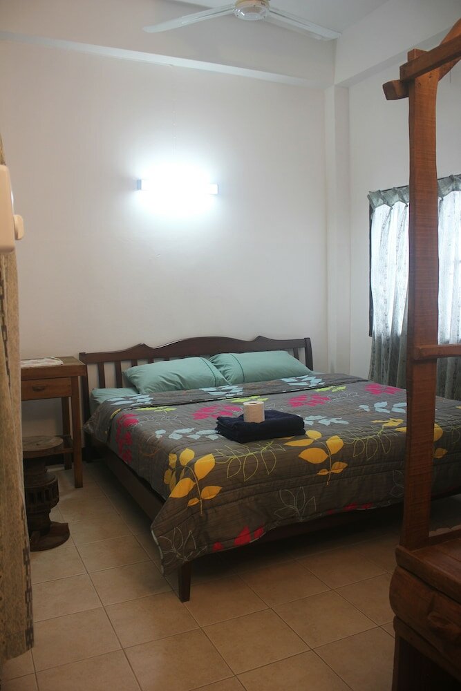 Фото Sarah Guest House