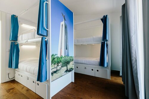 Гостиница Lisbon South Hostel в Округе Сетубал