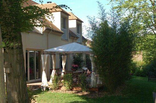 Гостиница B&b Loft Trotters в Сене-Жермене-ан-Ле
