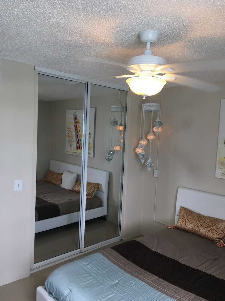 Фото Ocean View Gorgeous 1 Bedroom Apt