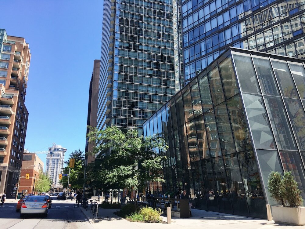 Фото Altitude Suites Bay Street by Teristo Group