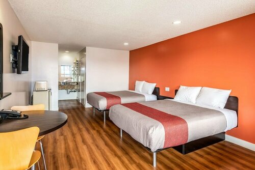 Гостиница Motel 6 Gardena, Ca - South в Карсоне