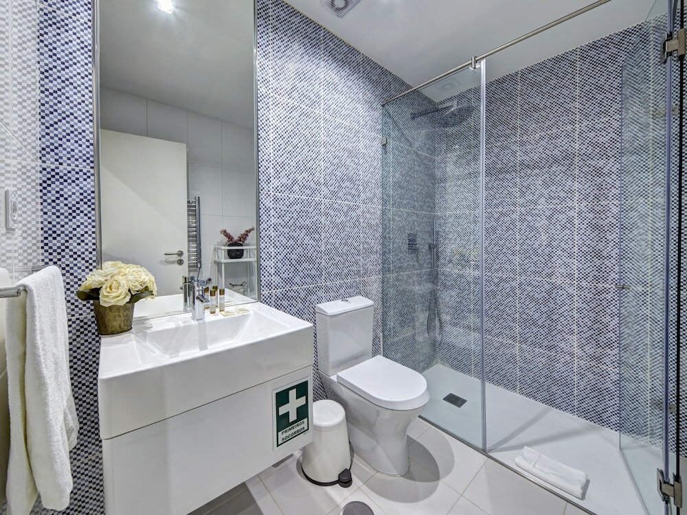 Фото Porto Downtown Lovers Suites Bombarda 451