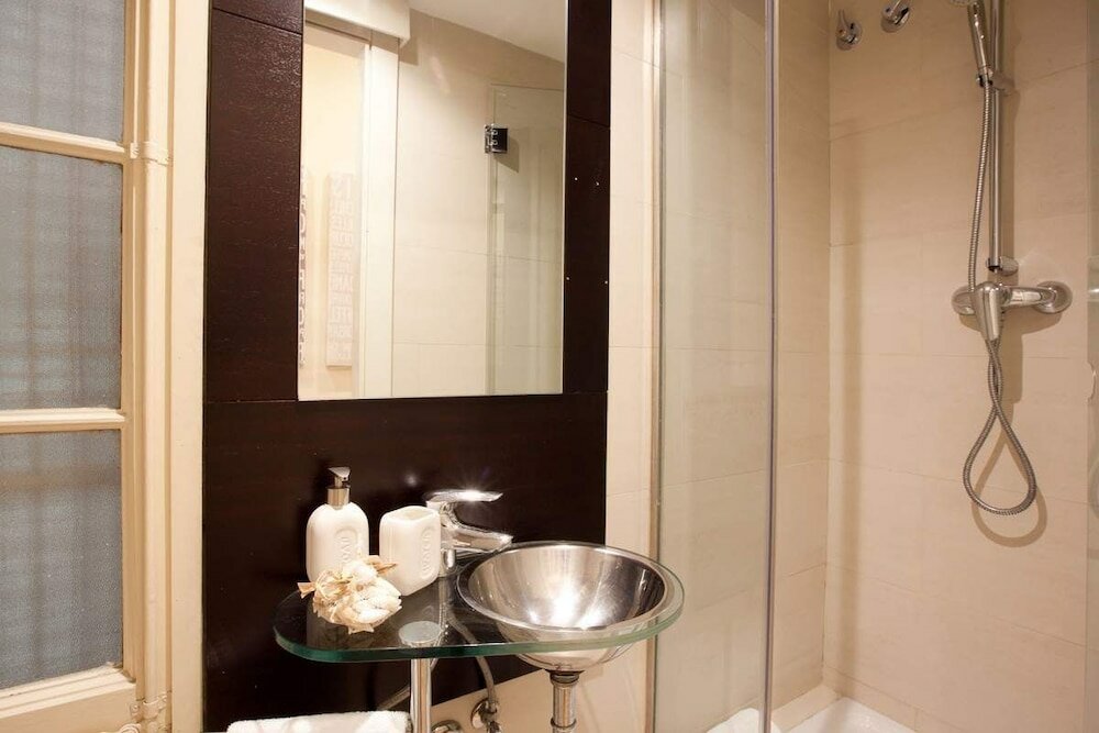 Фото Enjoybcn Coliseum Apartments